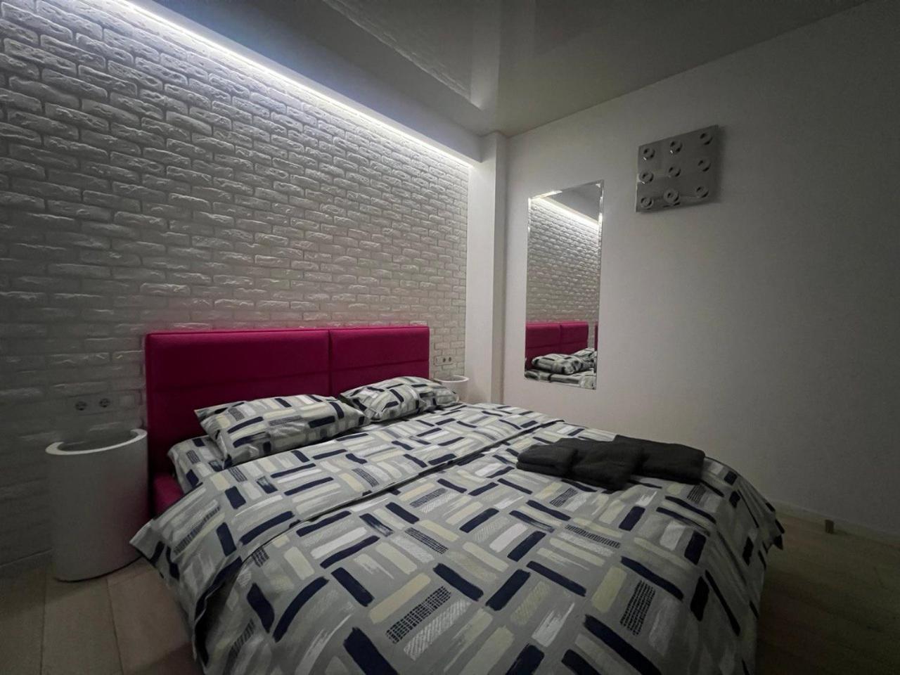 2-Room Luxury Apartment In The Center Kiev Ngoại thất bức ảnh